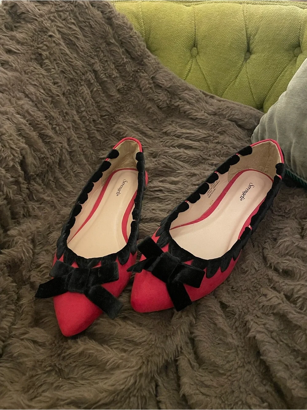 Serengeti Red Pointed Ballet Flats with Black Contrast Stitch Trim and Bow NWOT - Picture 7 of 8